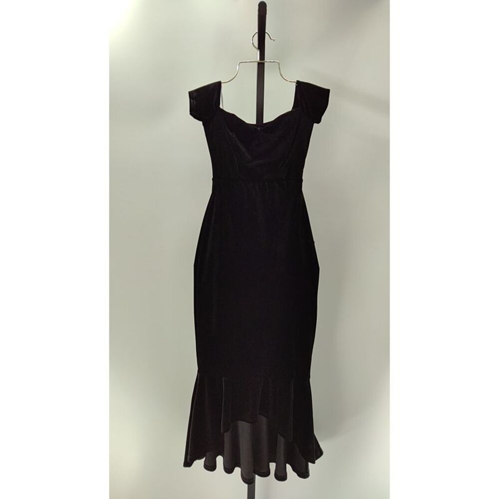 Lulu's Elegant Black Velvet Midi Dress